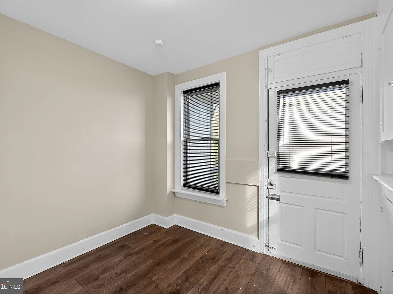 5 bed, 1.0 bath, 1942 sqft, $1,690 — Photo 3