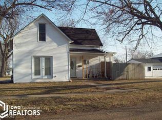 715 E Ave W, Oskaloosa, IA