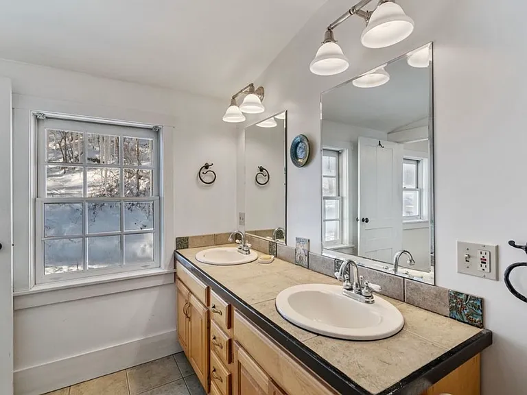 492 Tucker Rd — Photo 8