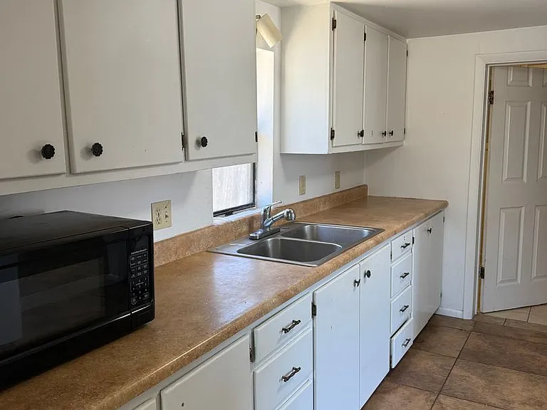 145 S Madison St — Photo 5