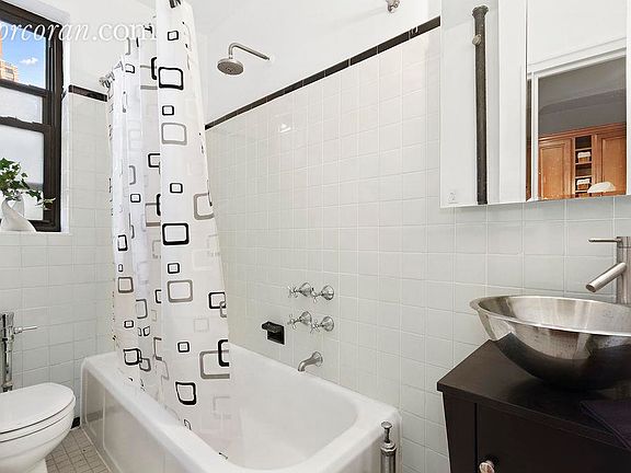 4th image of 349 E 49th St APT 6J
