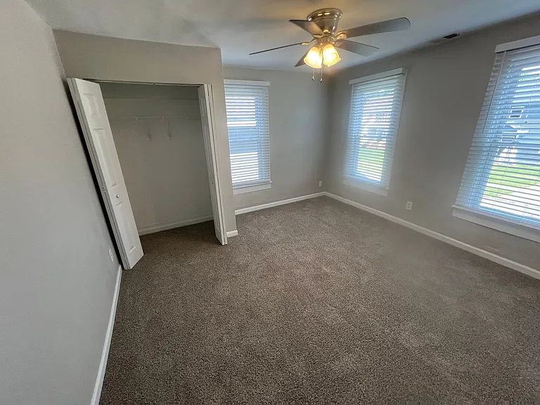 1419 W 27th St — Photo 34