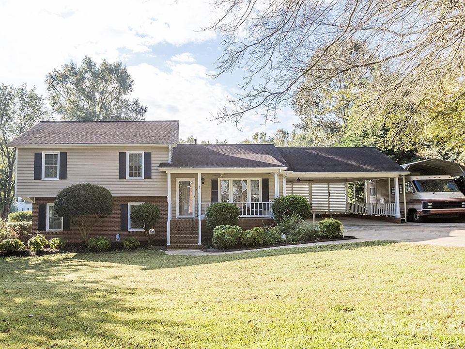 1st image of 2075 Pine Needle Ct