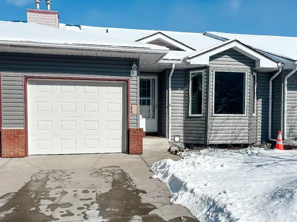 42 W Harvest Oak Cir NE, Calgary, AB T3K 4S6
