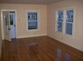 703 N McLean St, Lincoln, IL 62656