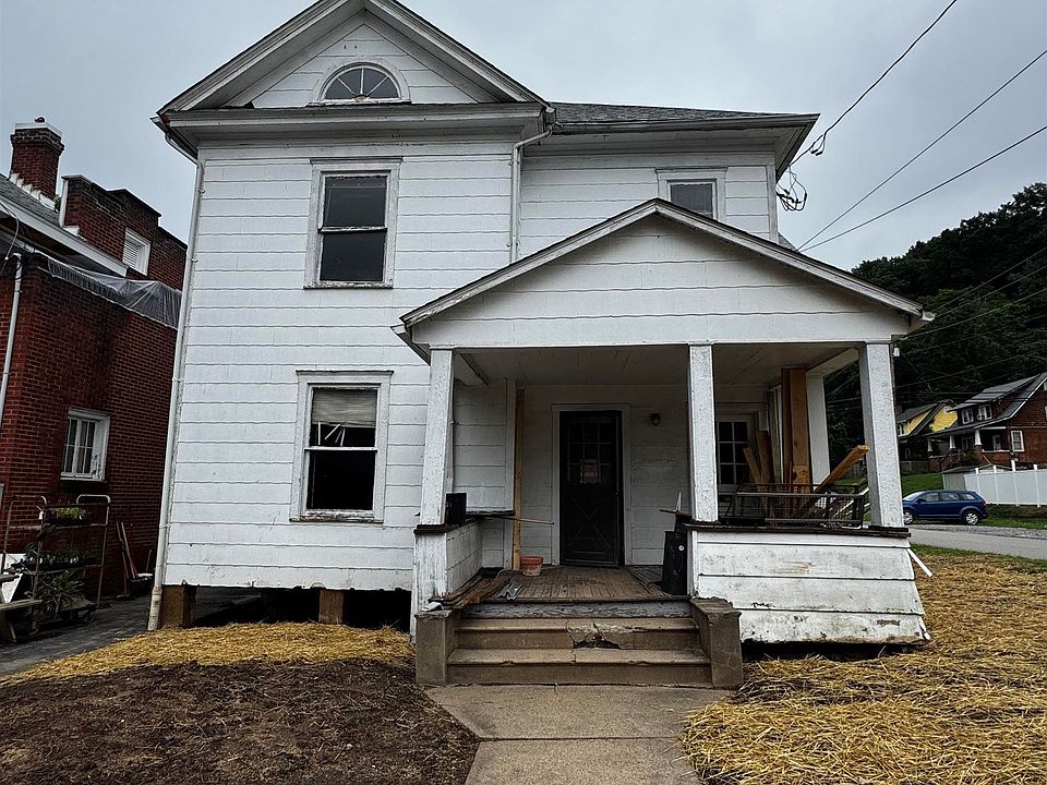 1st image of 519 Center Ave