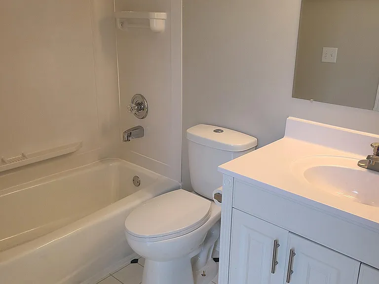 436 W Walnut St #2 — Photo 10