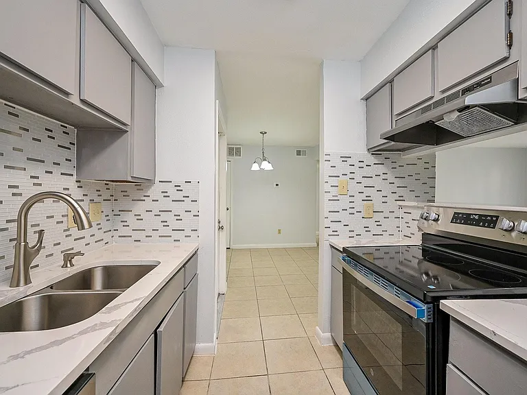 8427 Hearth Dr #2 — Photo 16