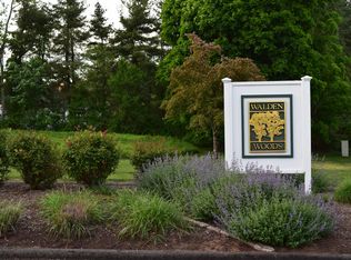 27 Scarlet Ln, Windsor, CT 06095