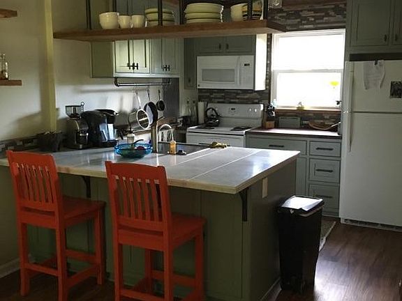 2nd image of 4829 Bay Winds Ct