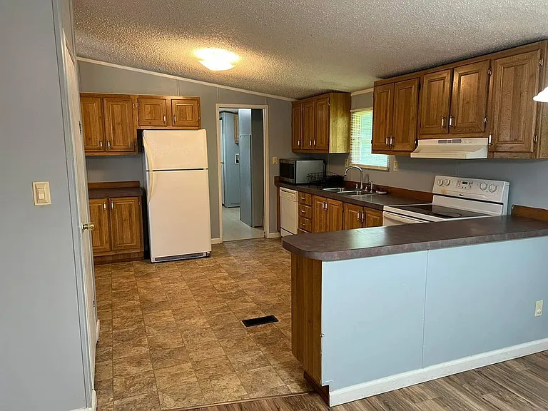 4609 Highway 78 E #5 — Photo 7