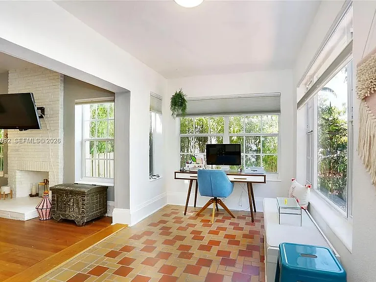 452 SW 26th Rd — Photo 3