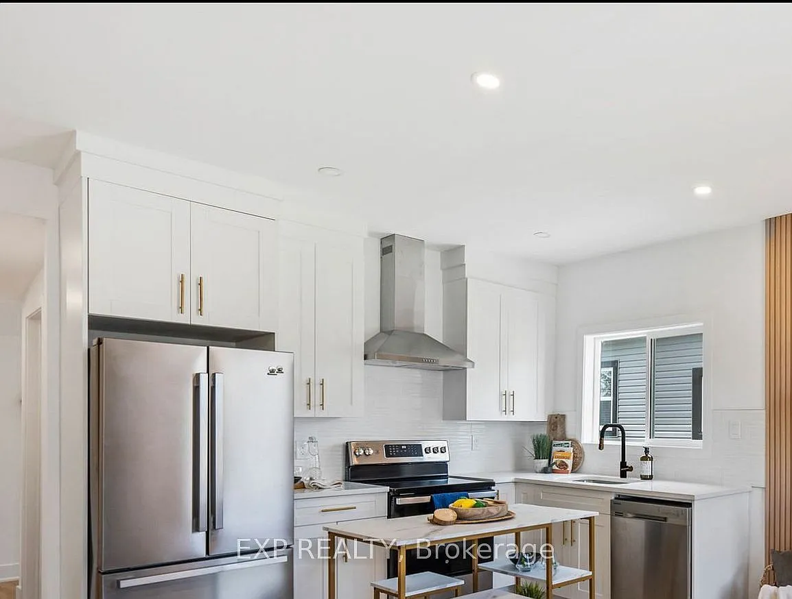 3 bed, $2,248 — Photo 2