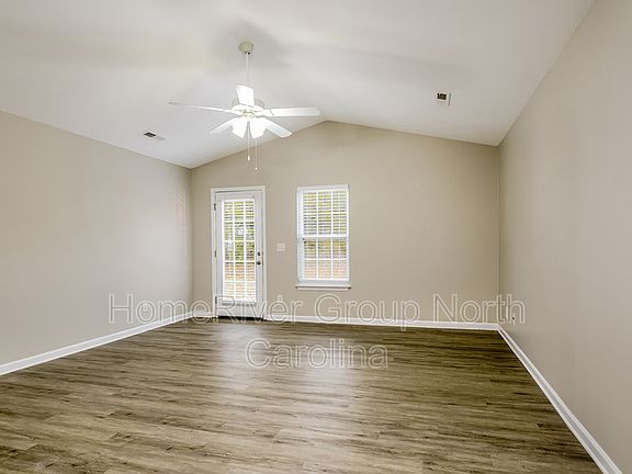 4th image of 2435 Hampton Hall Ln