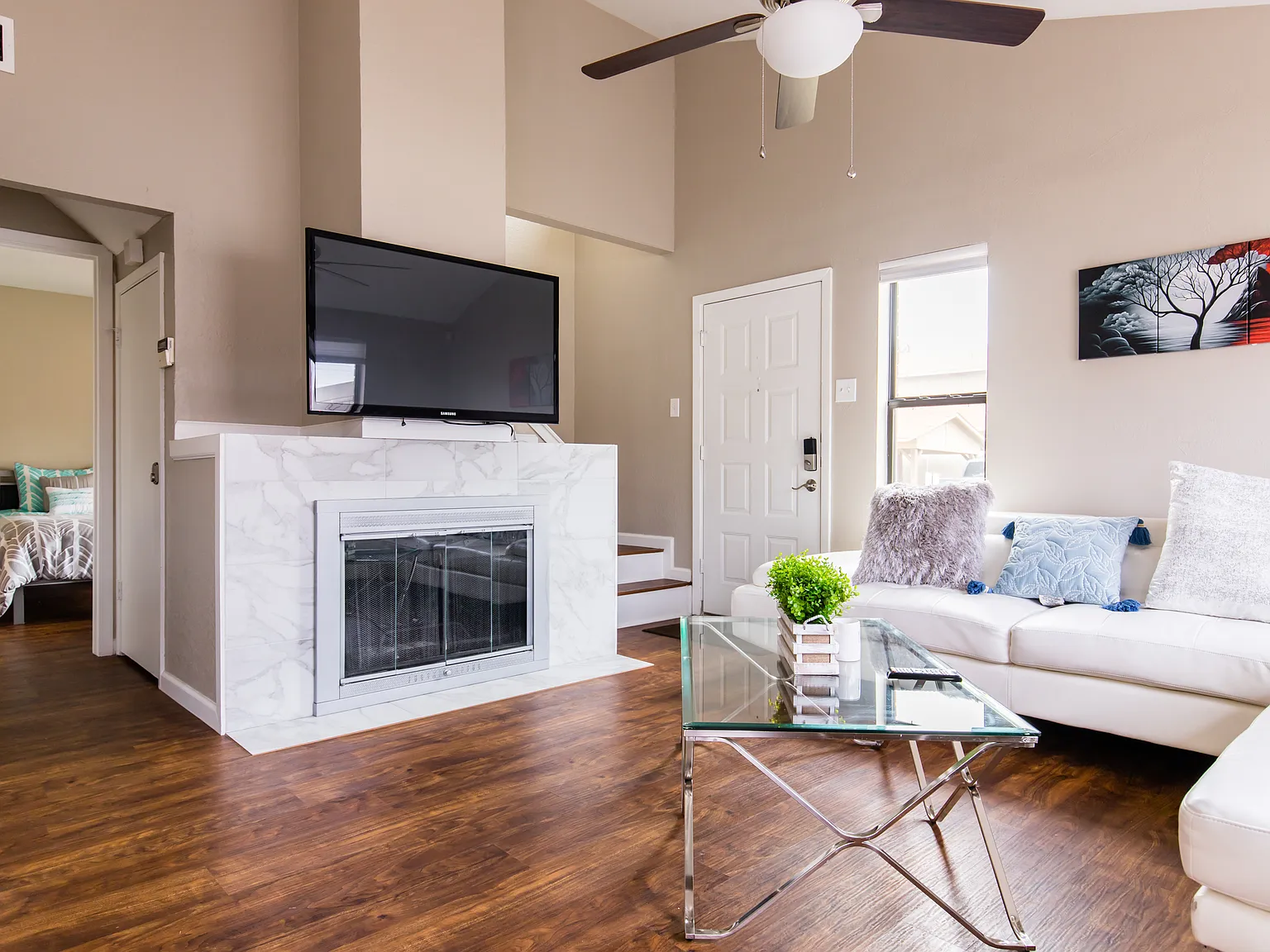2 bed, 1083 sqft, $3,550 — Photo 2