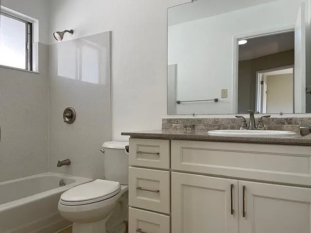 2612 San Luis St — Photo 9