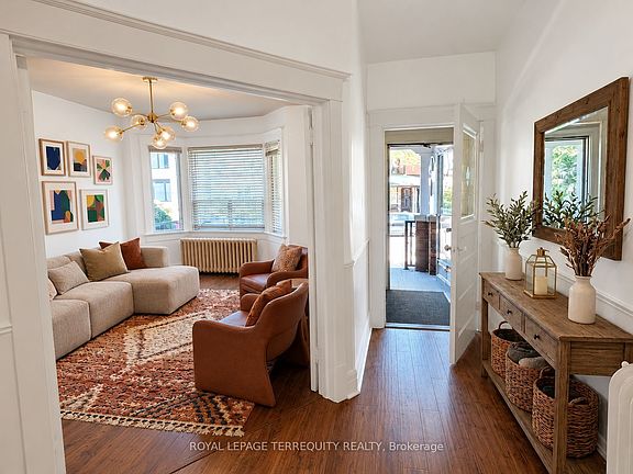 5th image of 831 Shaw St