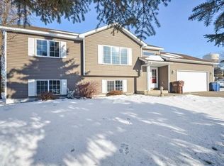 10 Heights Rd NW, Saint Michael, MN 55376