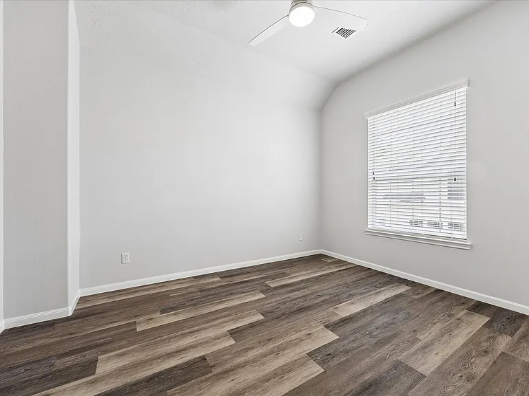 3328 Masters Point Dr — Photo 17