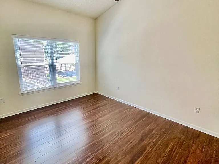 1601 Nectarine St #I6 — Photo 6