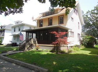 2114 15th St, Moline, IL 61265