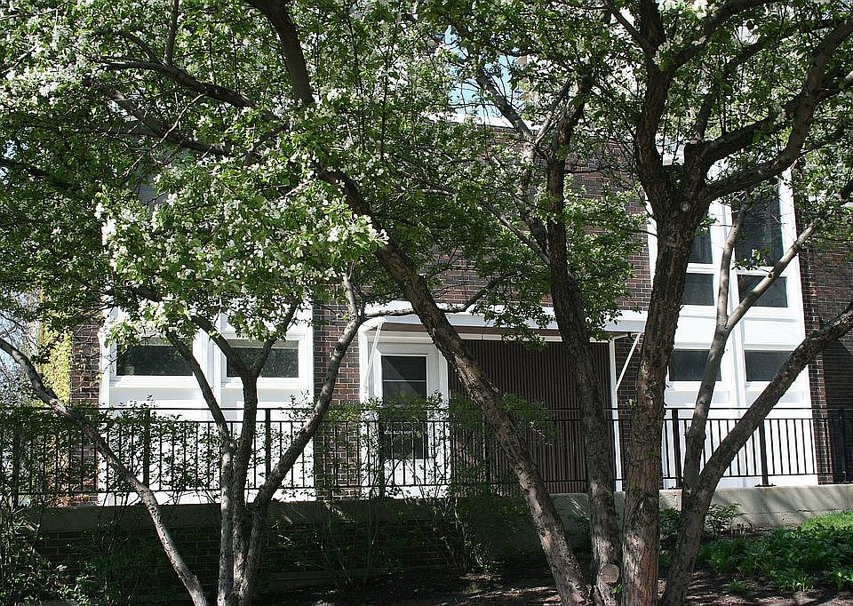 1st image of 1400 N Sandburg Ter #1400