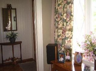 238 E Mineola Ave, Valley Stream, NY 11580