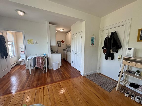 3rd image of 12 Craigie St APT 4