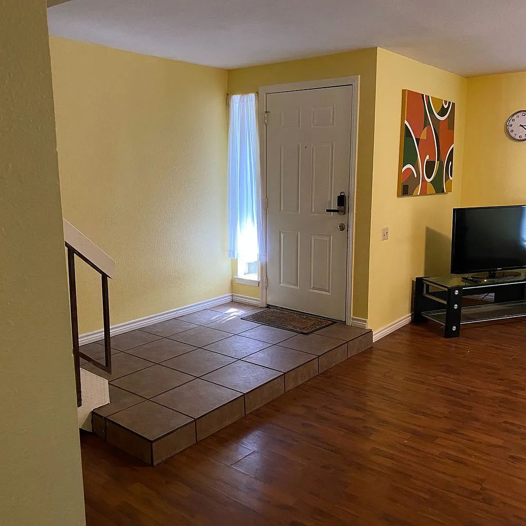 Rooms in 4 Bedroom Home at Leisure Dr — Photo 2