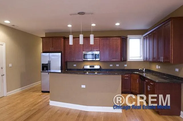 7453 N Western Ave #3S — Photo 2