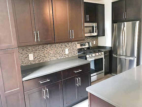 2nd image of 72 Barrow St APT 2O