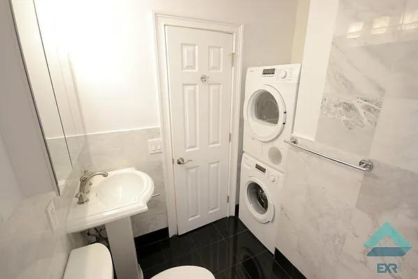 Rented by EXR | media 9