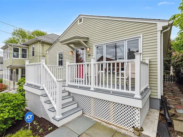 49 12th St, Providence, RI 02906