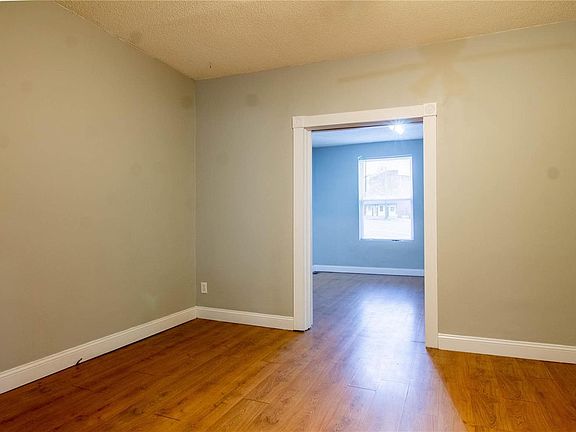 5th image of 2806 Iowa Ave #A