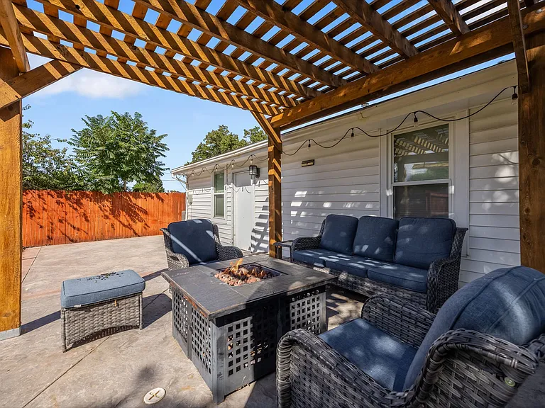 3613 N Harrison St — Photo 11