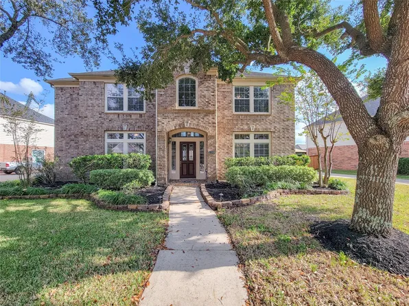 2309 Echo Harbor Dr, Pearland, TX 77584