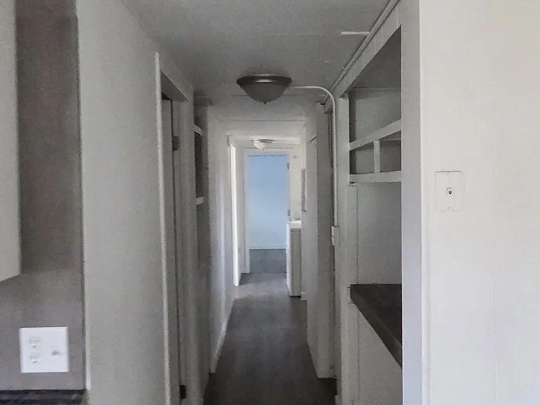 406 E 44th St #18 — Photo 6