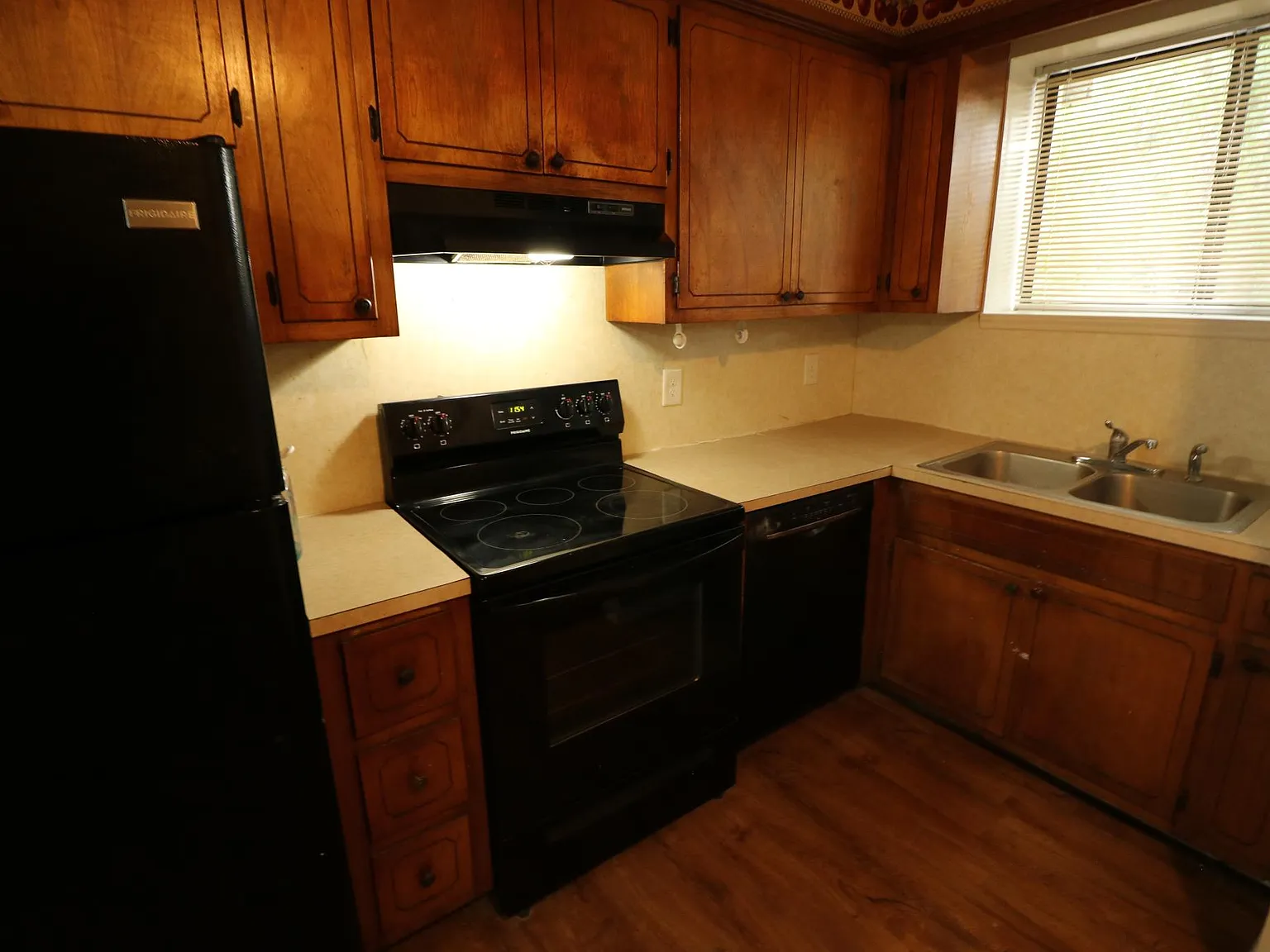 2 bed, 745 sqft, $850 — Photo 2