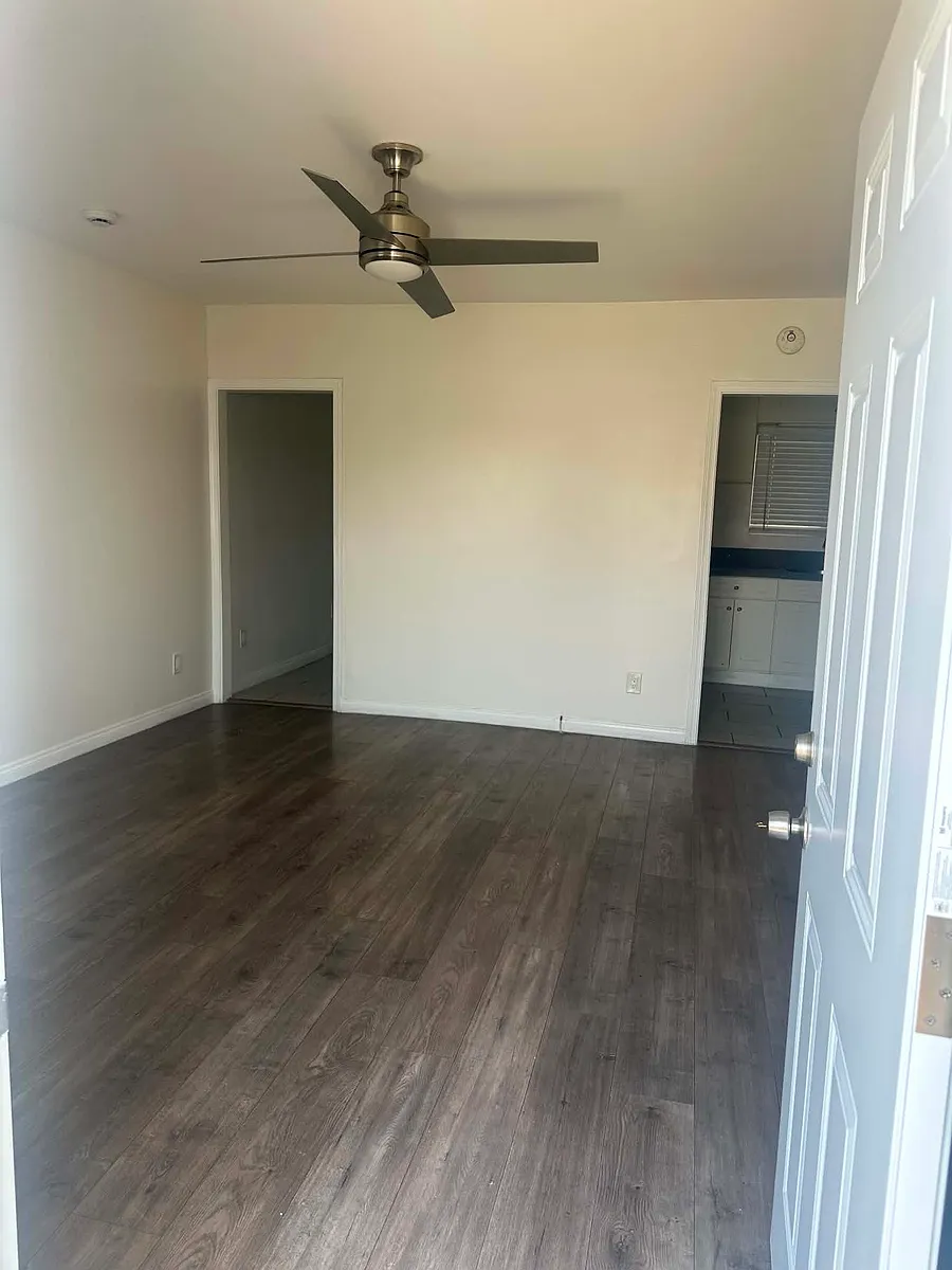 Building Photo - 244 W 71st St #246
