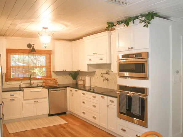 304 Navarre St, Gulf Breeze, FL 32561