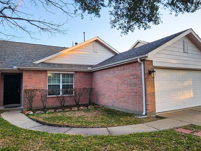 3914 Brighton Springs Ln — Photo 12