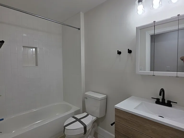 44 Warner St #B10 — Photo 8
