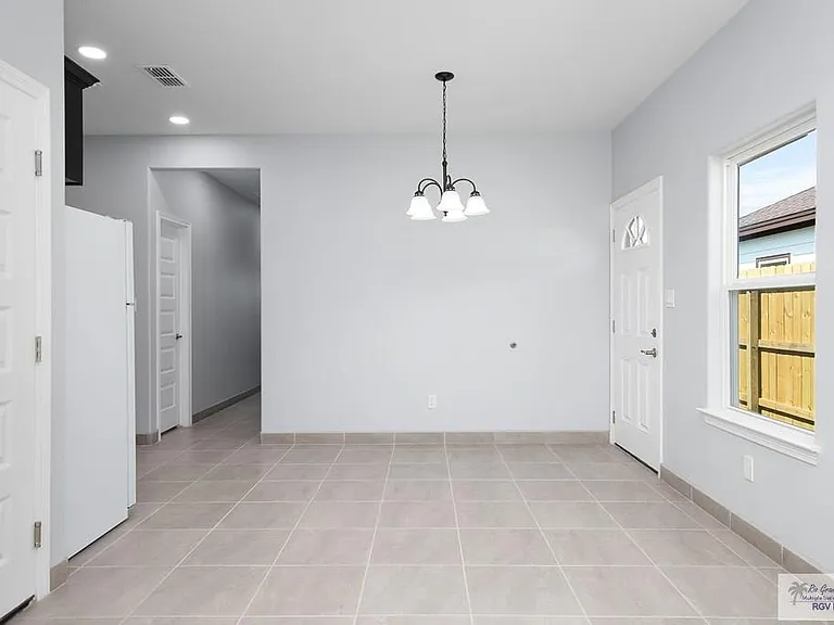 2228 N Valley Cir #A — Photo 5