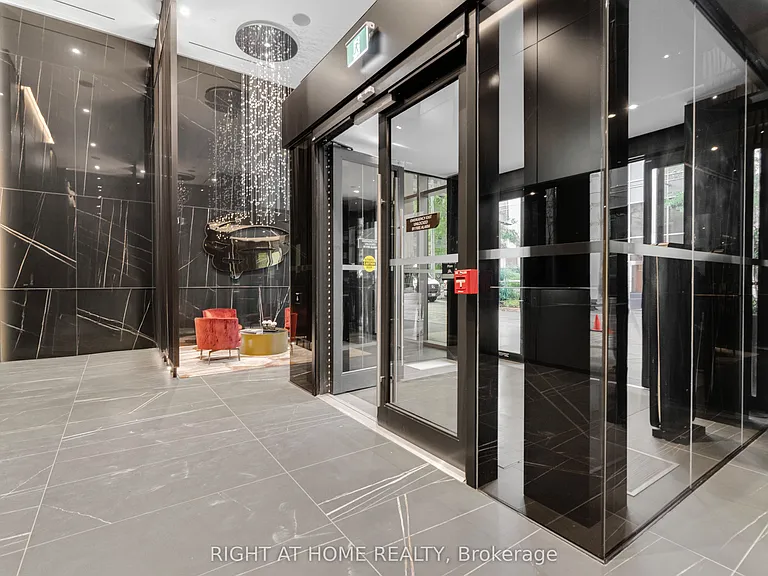 11 Yorkville Ave #2113 — Photo 3