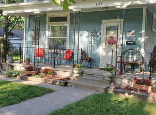 743 Grove Ave, Crete, NE 68333