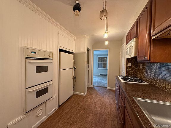 2nd image of 20231 Moross Rd