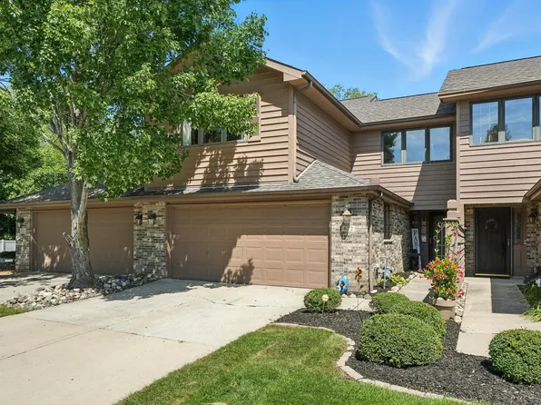 622 W Brookside Dr, Crown Point, IN 46307