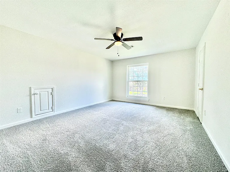 7914 Oakington Dr — Photo 23