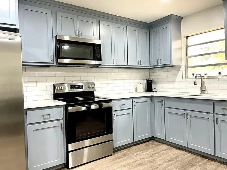 1903 Betsy Ln — Photo 16
