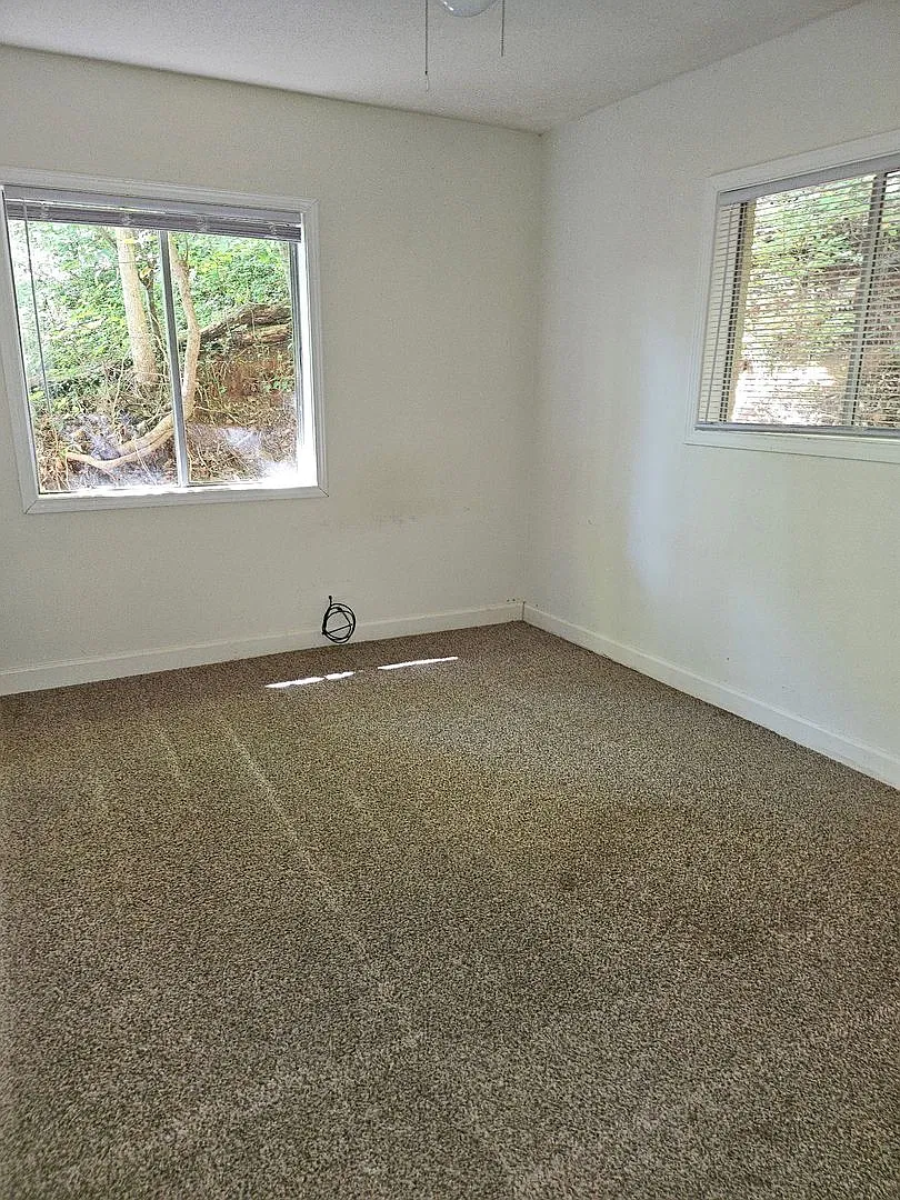 2/1 ground level apartment for rent — Photo 4